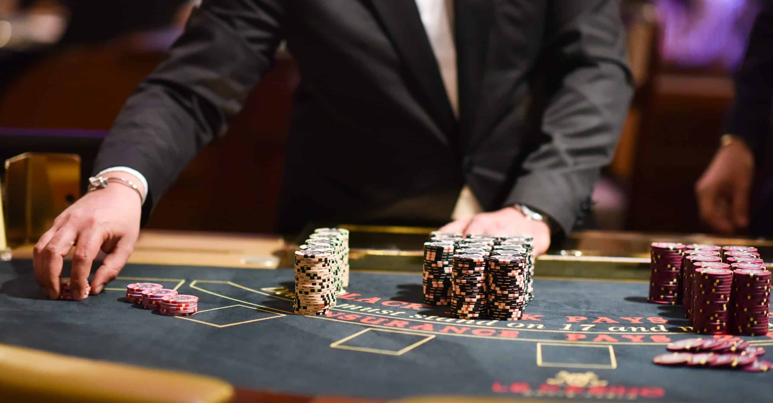 Le differenze tra i casinò terrestri e i casinò online