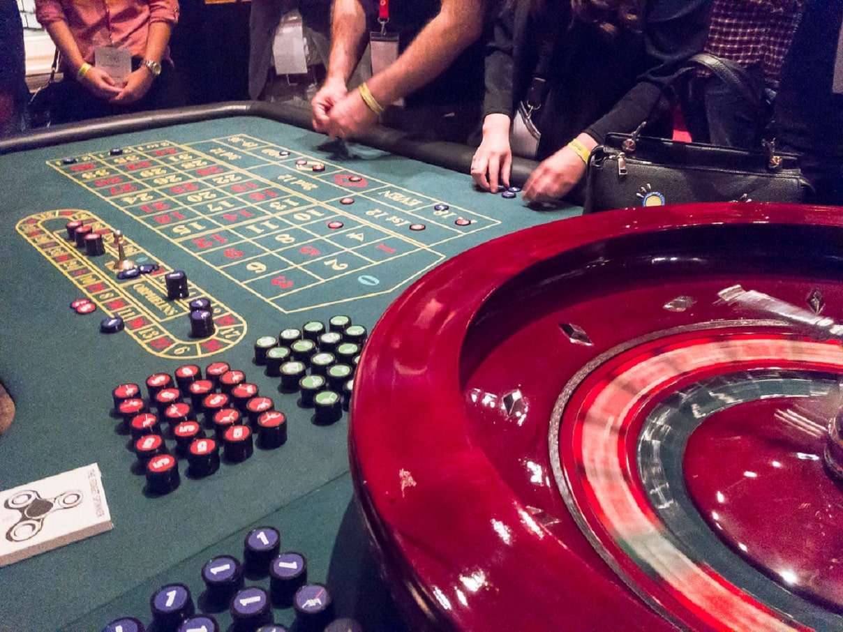 Progressione Rosso-Nero alla Roulette Online: come applicarla e vincere